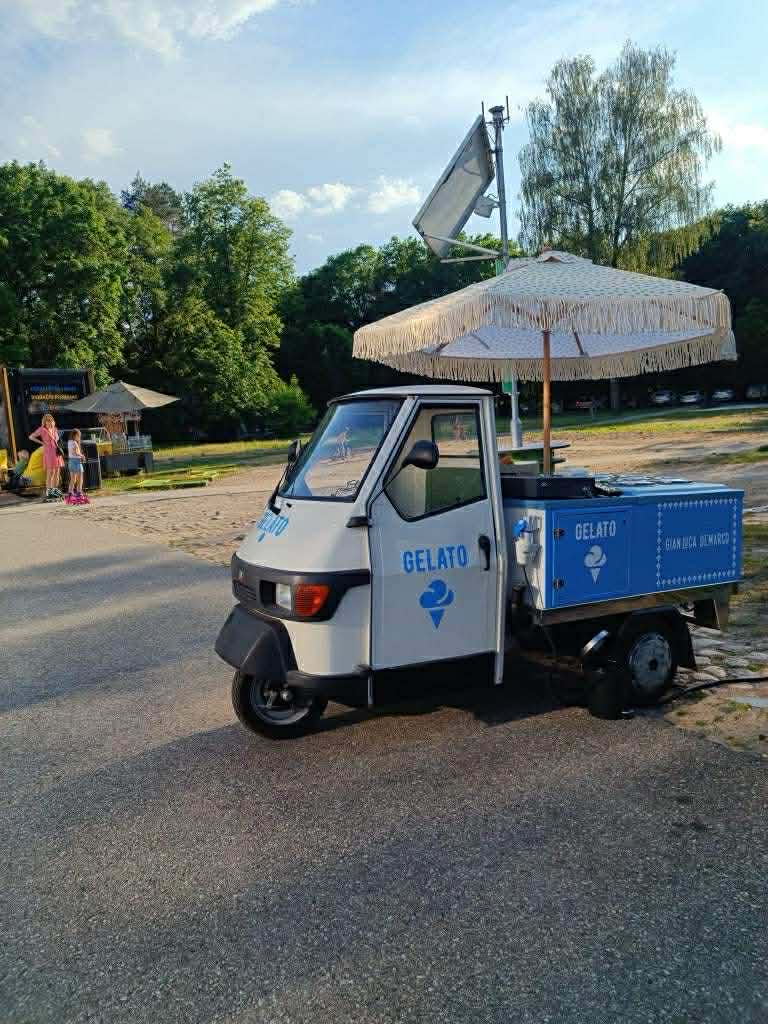 Piaggio Ape 50 gelato scooter front angle view — Gian Luca DeMarco branding